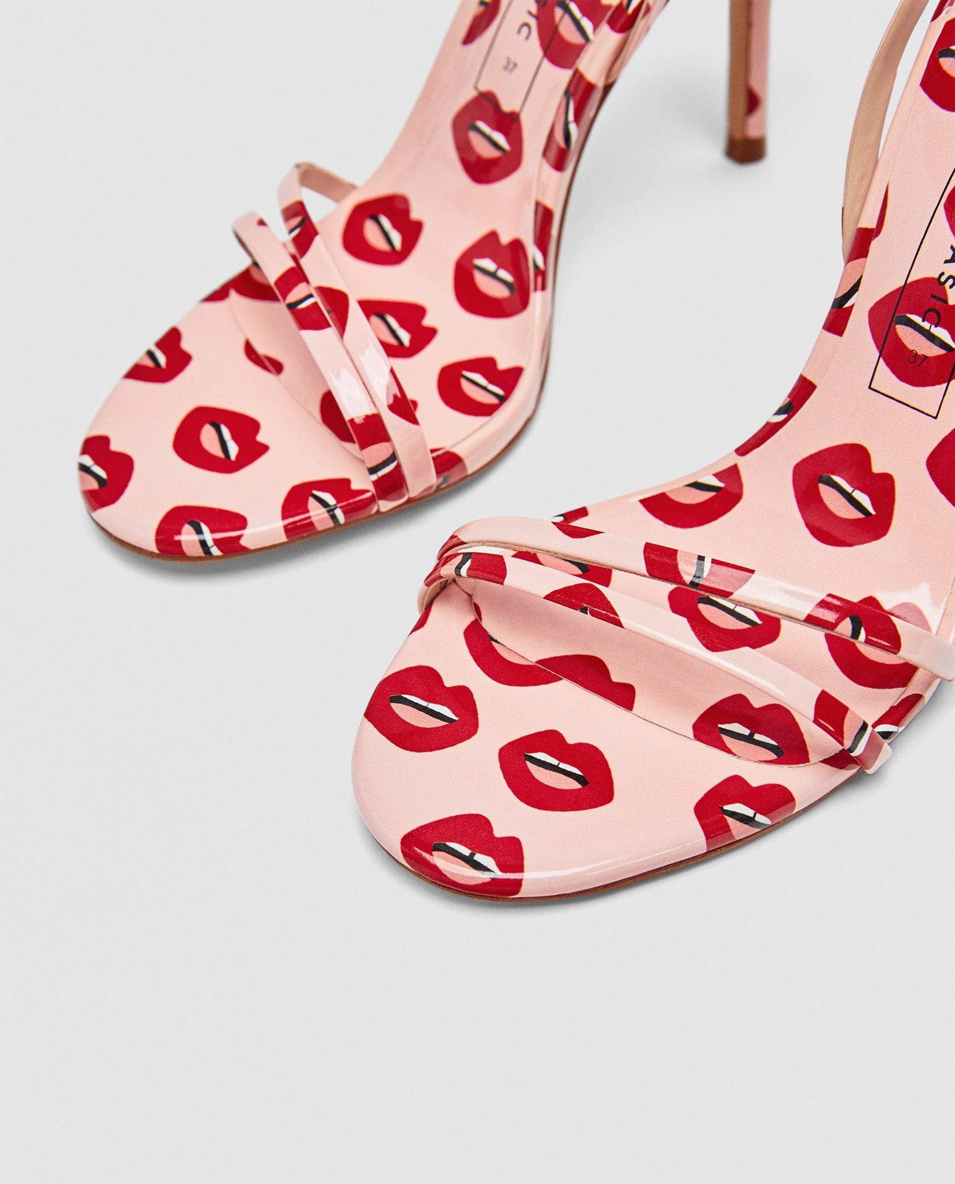 Nesos Shoes 07